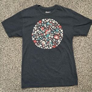 🍄 Super Mario Bros graphic tee from Box Lunch. Great condition!